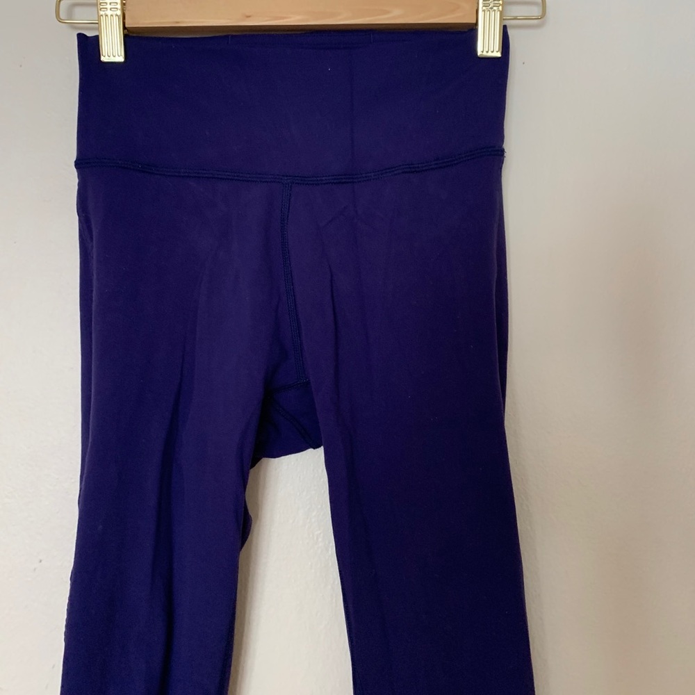 Lululemon blue 7/8 leggings with mesh calf